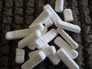 pile of pills 300x225 Эффект плацебо работает, даже если вы знаете о нём