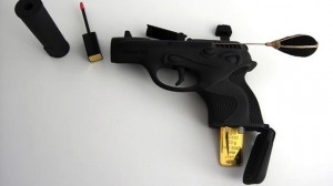 chanel cosmetic gun espih 300x168 Косметичка пистолет