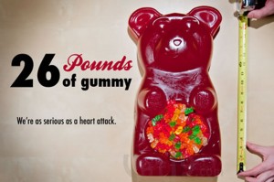 26 Pound Gummi Bear 1 300x199 Желатиновый медведь