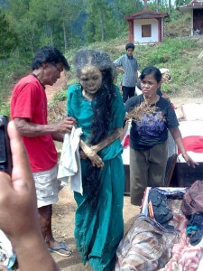 Toraja walking dead 225x300 Зомби в Индонезии